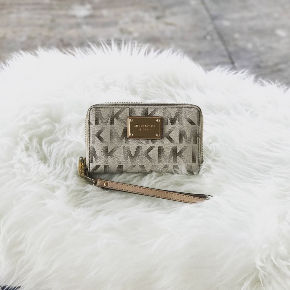 Michael Kors Wallet/Wristlet